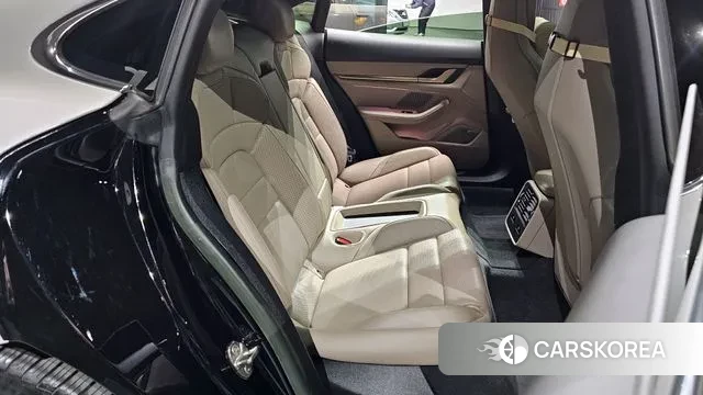 Porsche Taycan 2023 Серебристо-серый из Кореи, фото 3