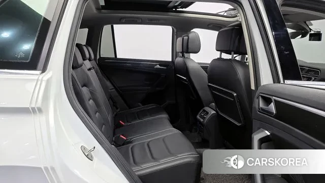 Volkswagen Tiguan second Generation 2020 Белый из Кореи, фото 3