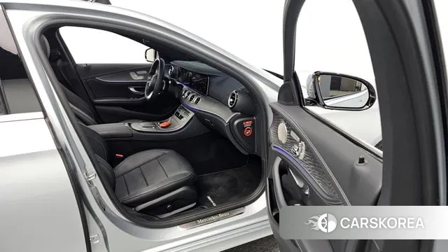 Mercedes-Benz E-Class W213 2022 Серебряный из Кореи, фото 3