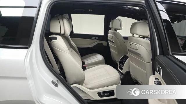 BMW X7 (G07) 2025 Белый из Кореи, фото 3