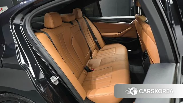 BMW 5 Series (G30) 2021 Черный из Кореи, фото 3