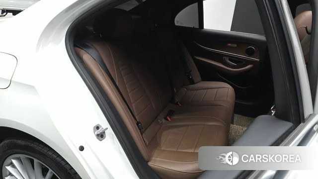 Mercedes-Benz E-Class W213 2021 Белый из Кореи, фото 3