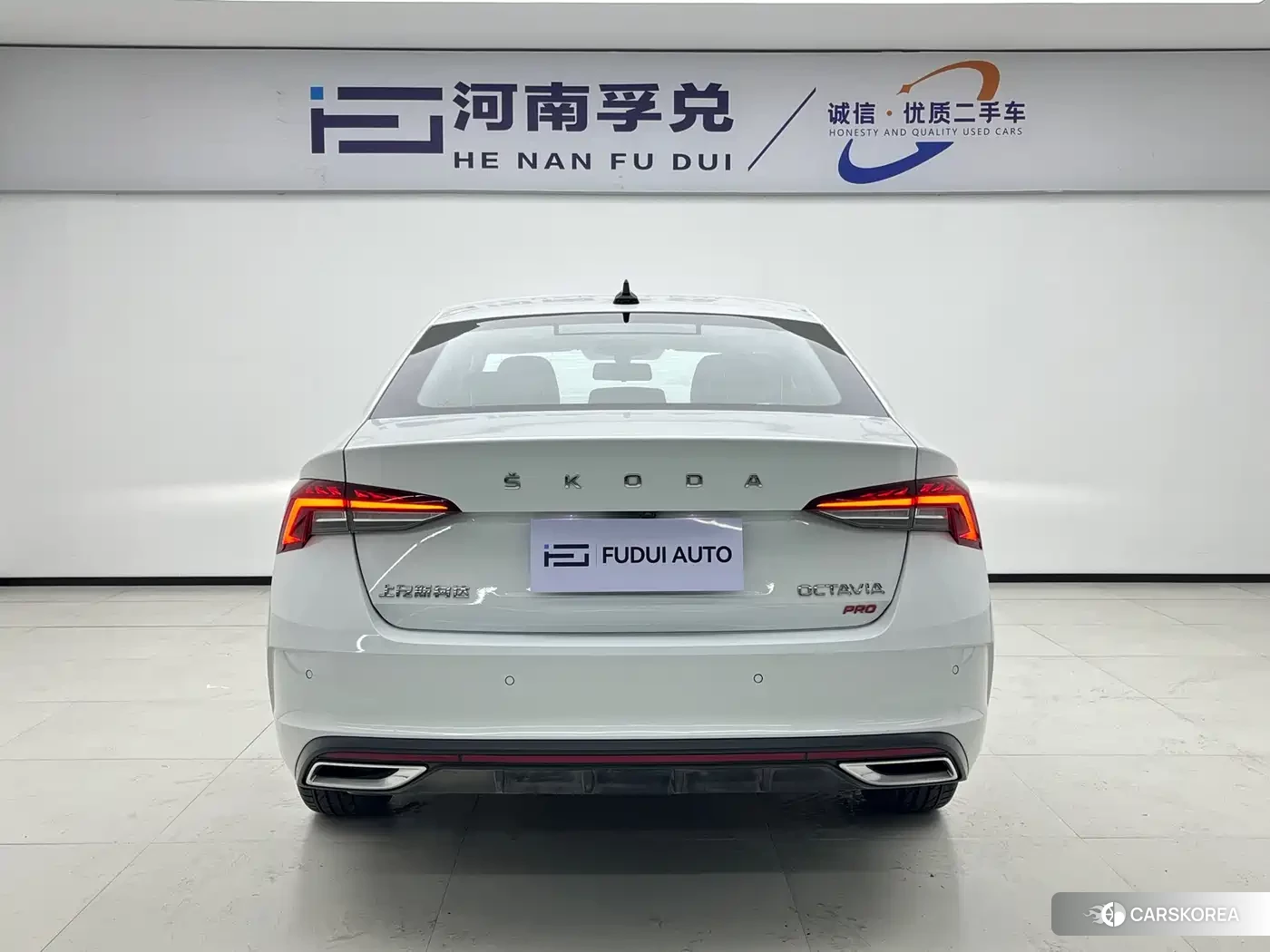 Skoda Octavia 2024 Белый из Китая, фото 3