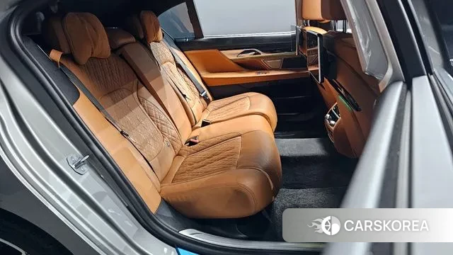 BMW 7 Series (G11) 2019 Серебристо-серый из Кореи, фото 3