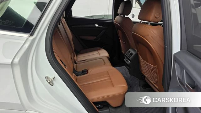 Audi Q5 (FY) 2023 Белый из Кореи, фото 3