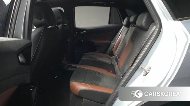 Volkswagen ID.4 2022 Серебряный из Кореи, фото 3