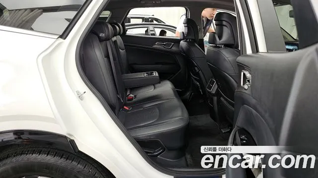 Kia Sportage 5th Generation Hybrid 2023 Белый из Кореи, фото 3