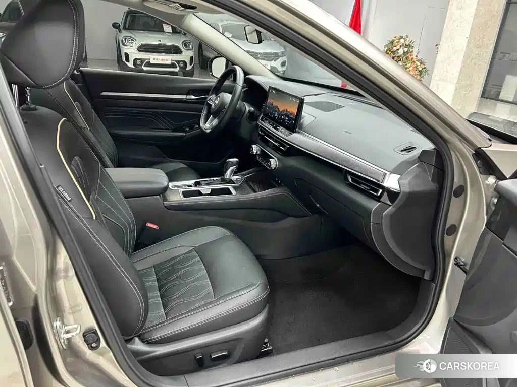Nissan Altima 2022 Champagne/brown из Китая, фото 3