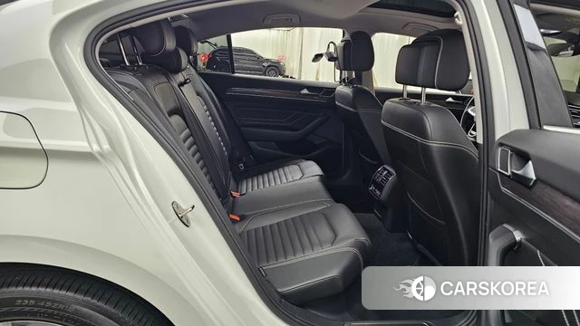 Volkswagen Passat GT (B8) 2021 Белый из Кореи, фото 3