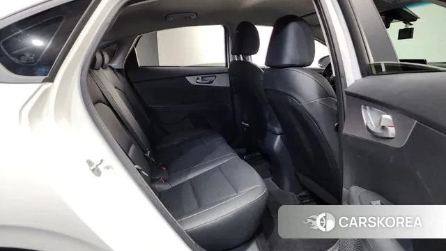 Kia The New K3 2nd generation 2021 Белый из Кореи, фото 3