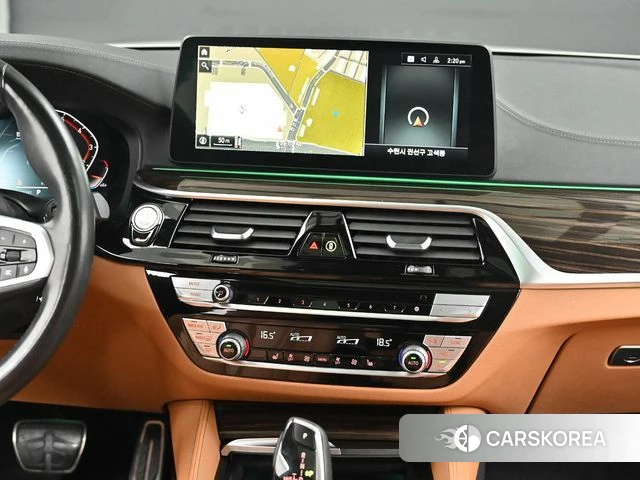 BMW 5 Series (G30) 2021 Белый из Кореи, фото 3