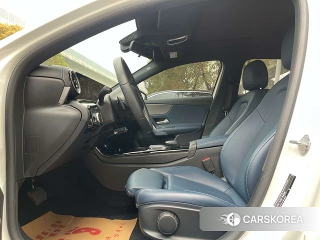 Mercedes-Benz Class A 2023 Белый из Китая, фото 3