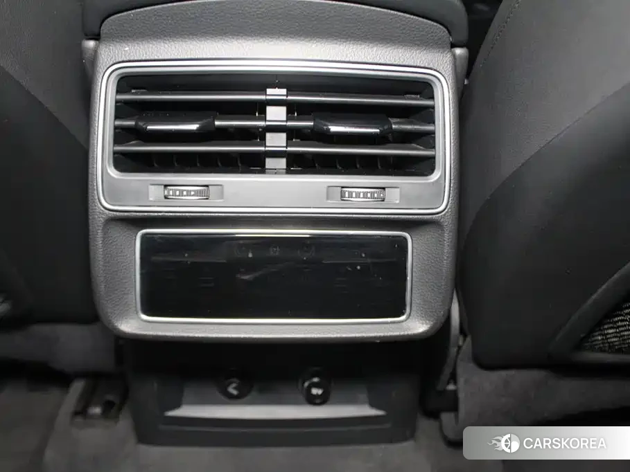 Audi Q7 2023 Черный из Китая, фото 3