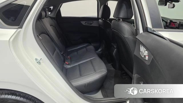 Kia The New K3 2nd generation 2021 Белый из Кореи, фото 3