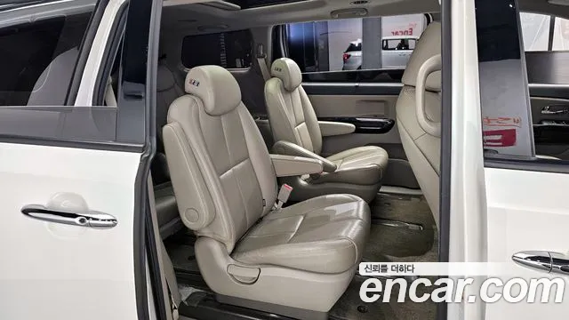 Kia The New Carnival id 2402032 из Кореи 3