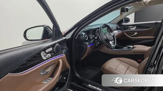 Mercedes-Benz E-Class W213 2018 Черный из Кореи, фото 3