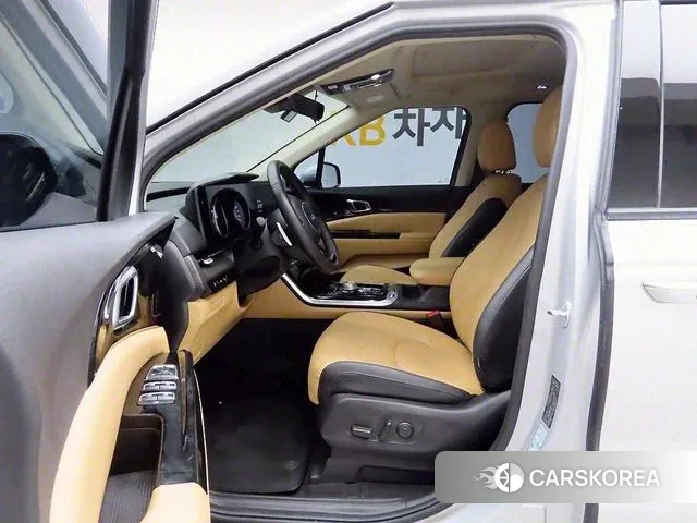 Kia Carnival 4th generation 2022 Серебряный из Кореи, фото 3