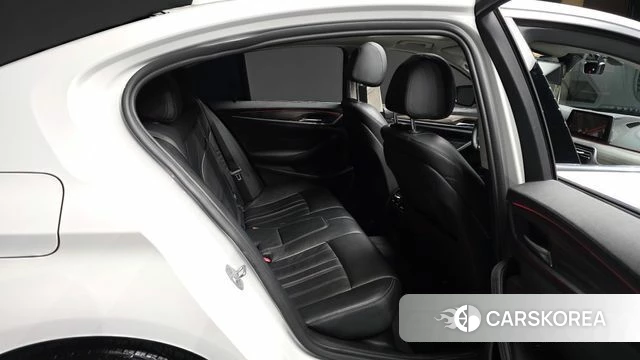 BMW 5 Series (G30) 2019 Белый из Кореи, фото 3
