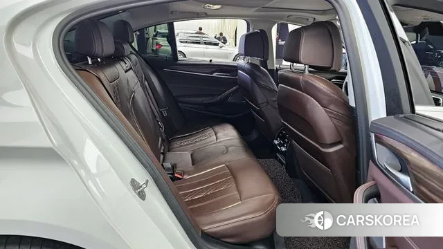 BMW 5 Series (G30) 2022 Белый из Кореи, фото 3