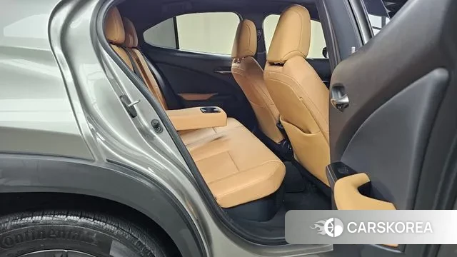 Lexus UX250h 2023 Песочный из Кореи, фото 3