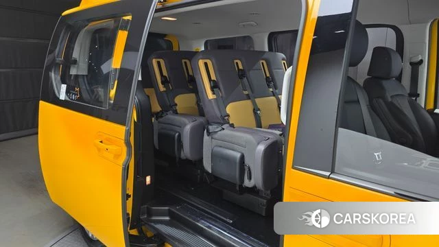 Hyundai Staria 2024 Желтый из Кореи, фото 3