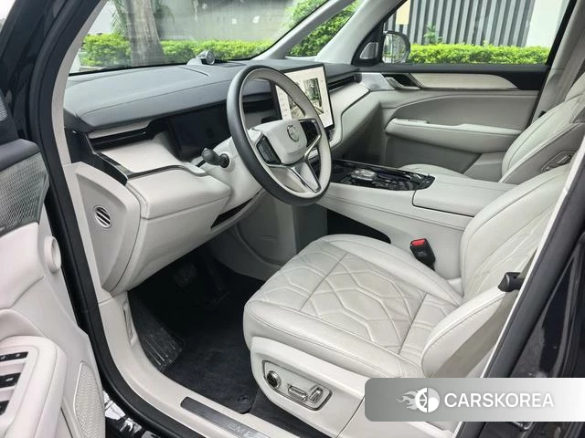 Volvo EM90 2024 Черный из Китая, фото 3