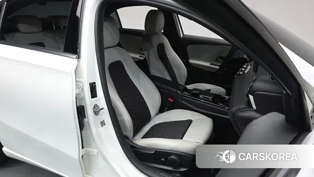 Mercedes-Benz A-Class W177 2020 Белый из Кореи, фото 3