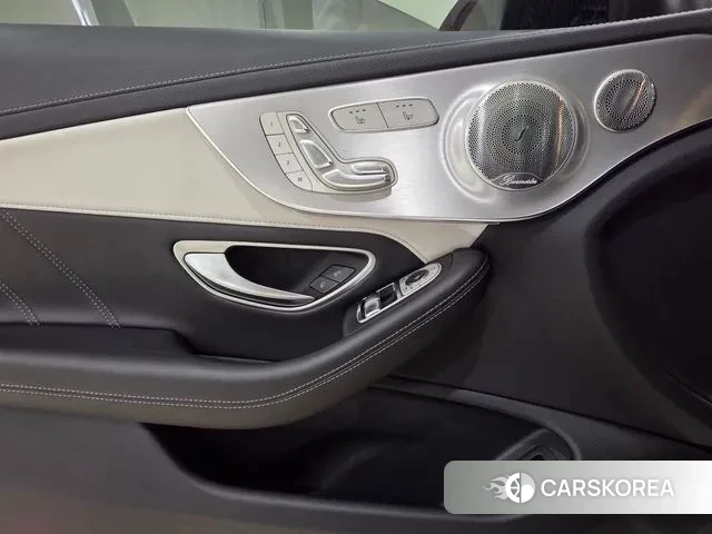 Mercedes-Benz C-Class W205 2021 Белый из Кореи, фото 3