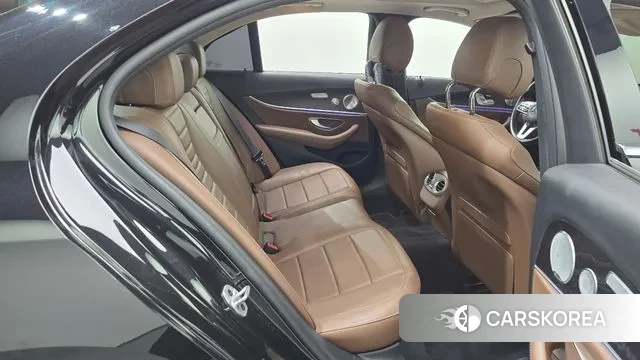 Mercedes-Benz E-Class W213 2018 Черный из Кореи, фото 3