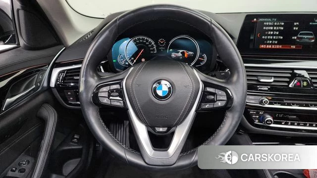 BMW 5 Series (G30) 2018 Белый из Кореи, фото 3