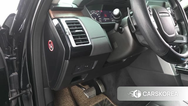 Land Rover Discovery 5 2018 Черный из Кореи, фото 3