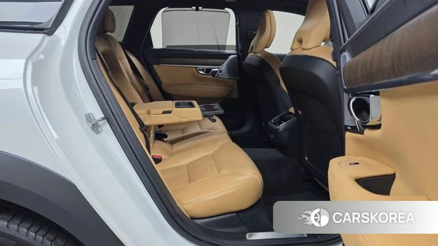 Volvo V90 Cross-Country 2021 Белый из Кореи, фото 3