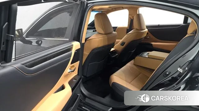 Lexus ES300h 7th generation 2023 Черный из Кореи, фото 3