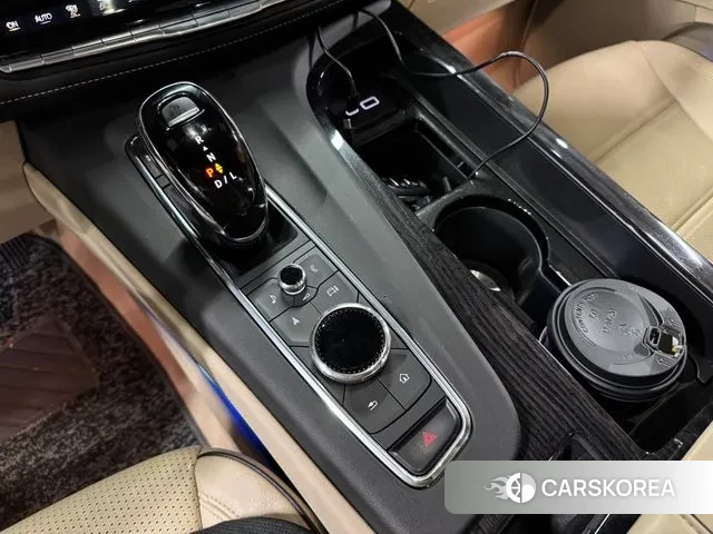 Cadillac Escalade 5th Generation 2023 Песочный из Кореи, фото 3