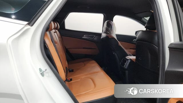 Kia Sportage 5th Generation Hybrid 2023 Белый из Кореи, фото 3