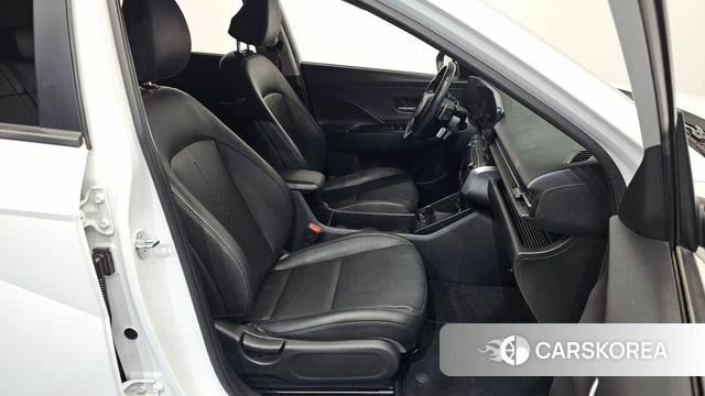Hyundai Kona (SX2) 2023 Белый из Кореи, фото 3