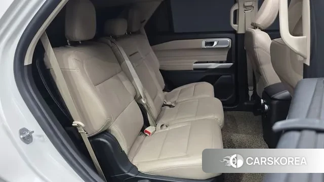 Ford Explorer 6th Generation 2022 Белый из Кореи, фото 3