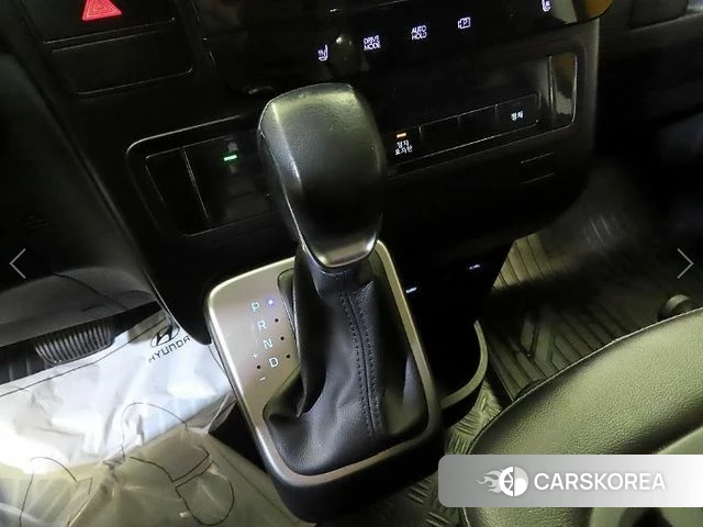 Hyundai Staria 2022 Желтый из Кореи, фото 3