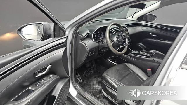 Hyundai Tucson (NX4) 2023 Серебряный из Кореи, фото 3