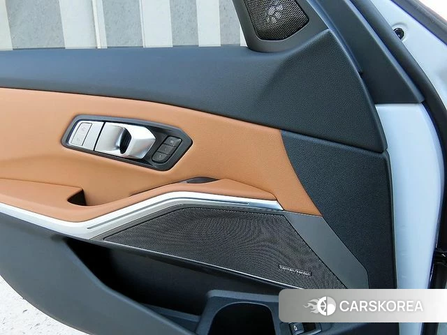 BMW 3 Series (G20) 2025 Белый из Кореи, фото 3