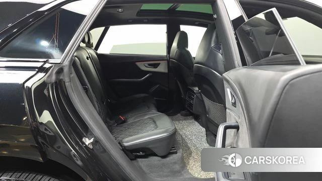 Audi Q8 (4M) 2022 Черный из Кореи, фото 3