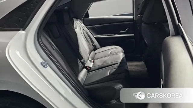 Hyundai The New Avante (CN7) 2024 Белый из Кореи, фото 3