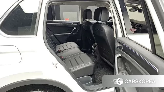 Volkswagen Tiguan second Generation 2022 Белый из Кореи, фото 3