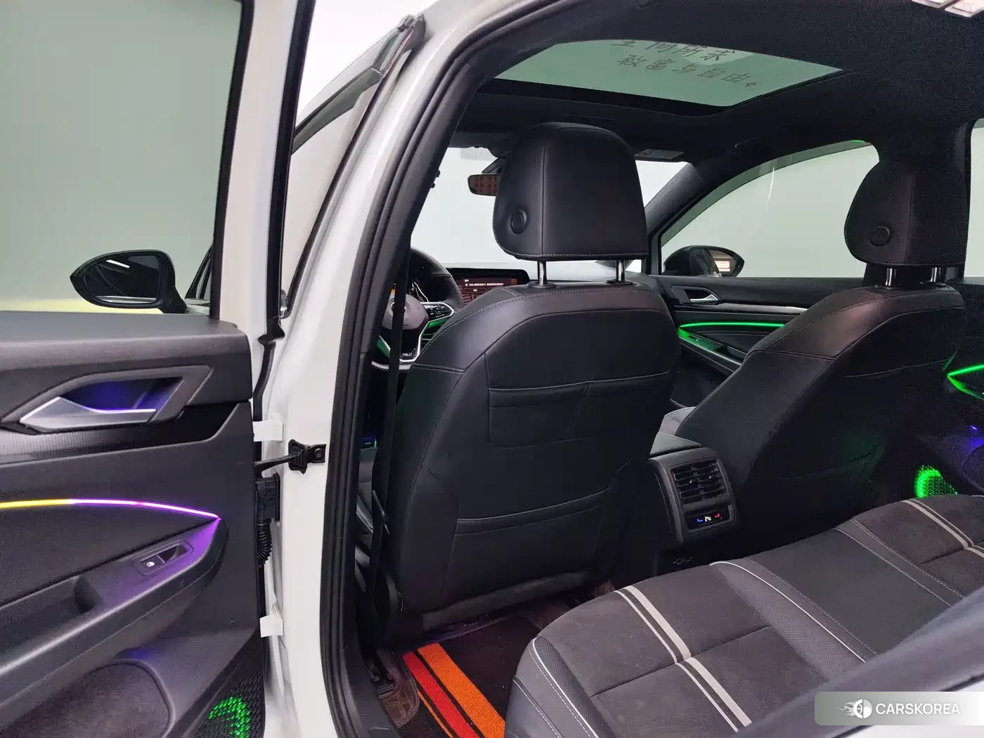 Volkswagen Golf 2023 Белый из Китая, фото 3