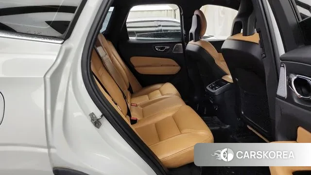 Volvo XC60 second Generation 2018 Белый из Кореи, фото 3