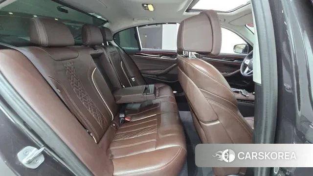 BMW 5 Series (G30) 2023 Серый из Кореи, фото 3