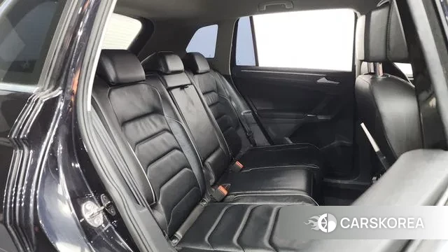 Volkswagen Tiguan second Generation 2018 Черный из Кореи, фото 3