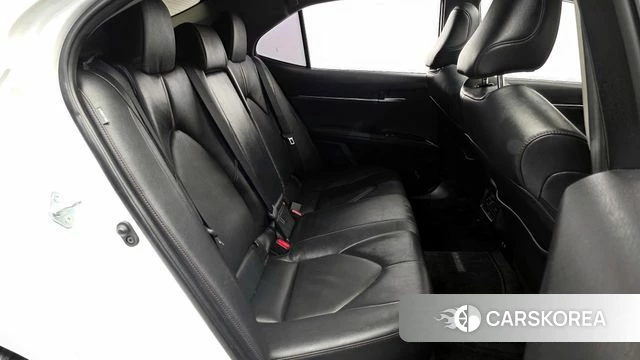 Toyota Camry (XV70) 2019 Белый из Кореи, фото 3