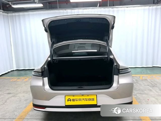 Nissan N6 2026 Желтый из Китая, фото 3