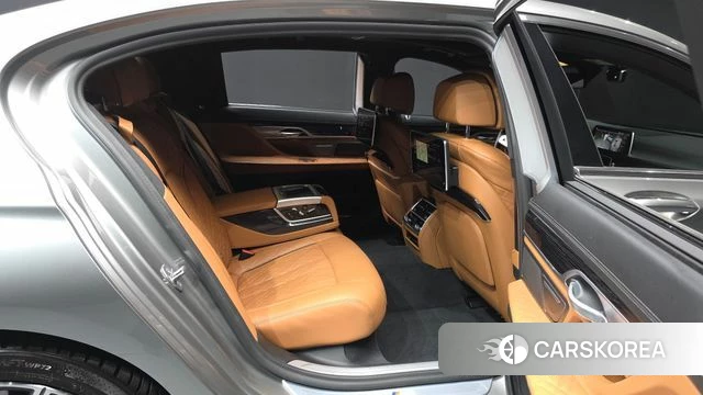 BMW 7 Series (G11) 2021 Серебристо-серый из Кореи, фото 3